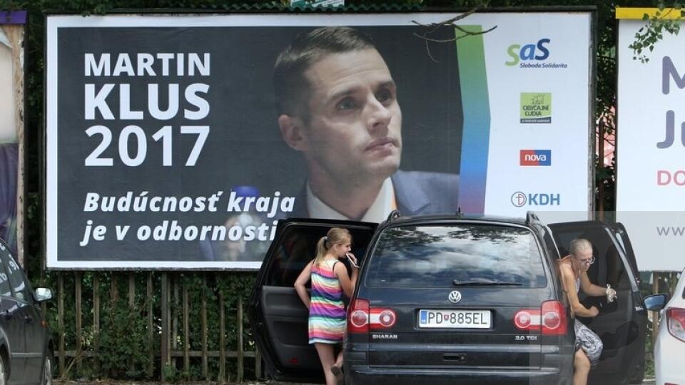 Chcel byť banskobystrickým županom, nakoniec sa kandidatúry vzdal v prospech JÁNA LUNTERA.