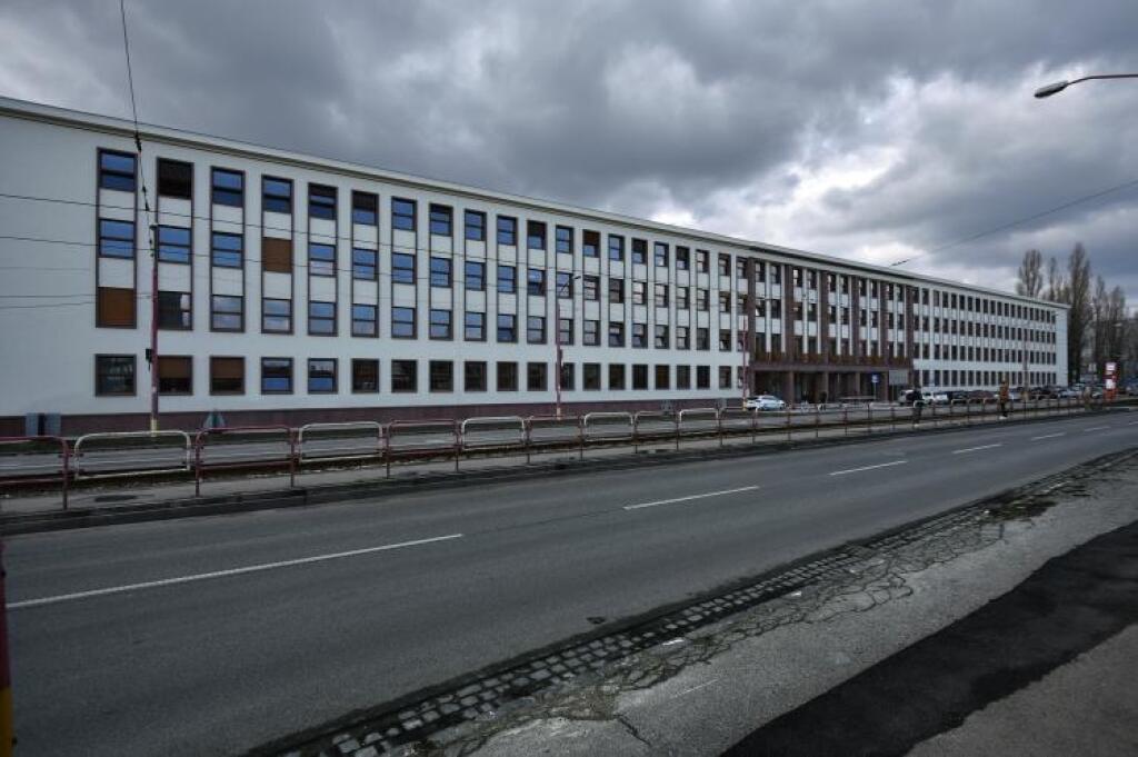 Ministerstvo sa už sťahuje do „zváračáku“. Pozrite si, ako vyzerá po rekonštrukcii