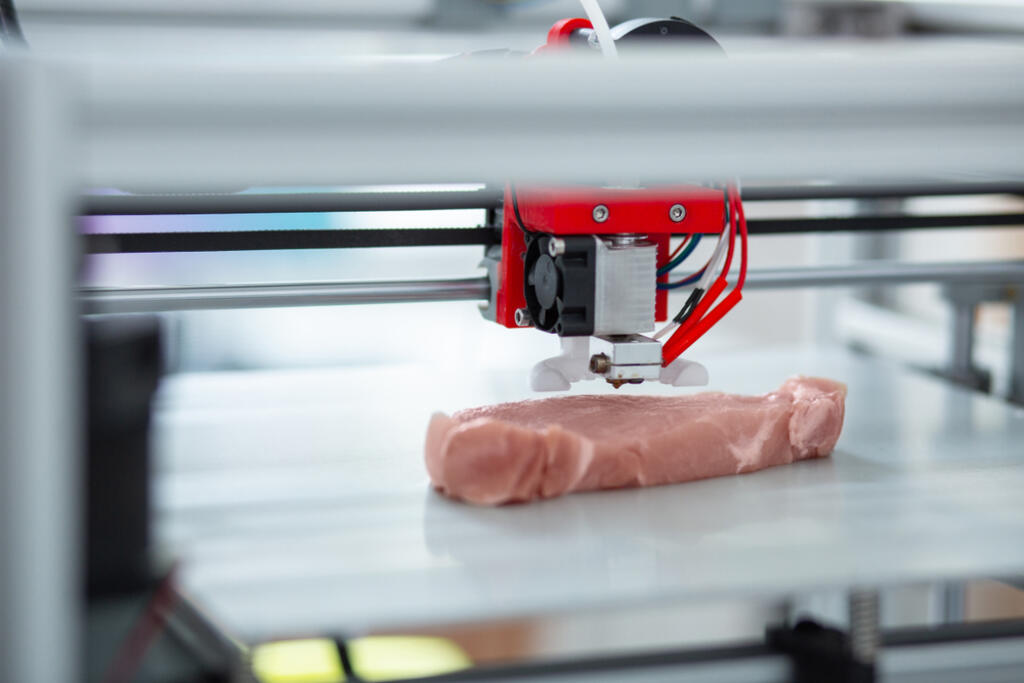 Absolutely,Alike.,The,Close,Up,Of,A,3d,Printer,Recreating