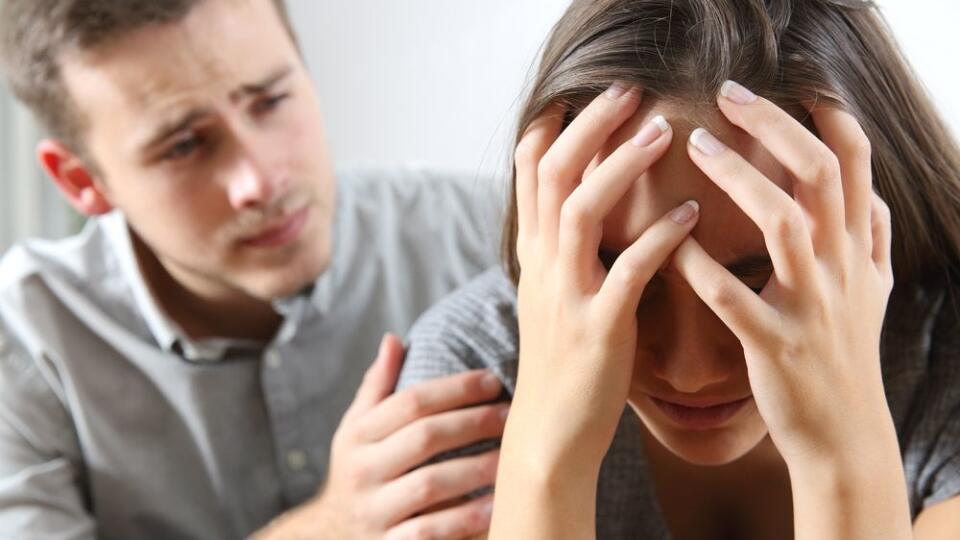 Smutný partner môže na svoju stranu strhnúť aj toho druhého.