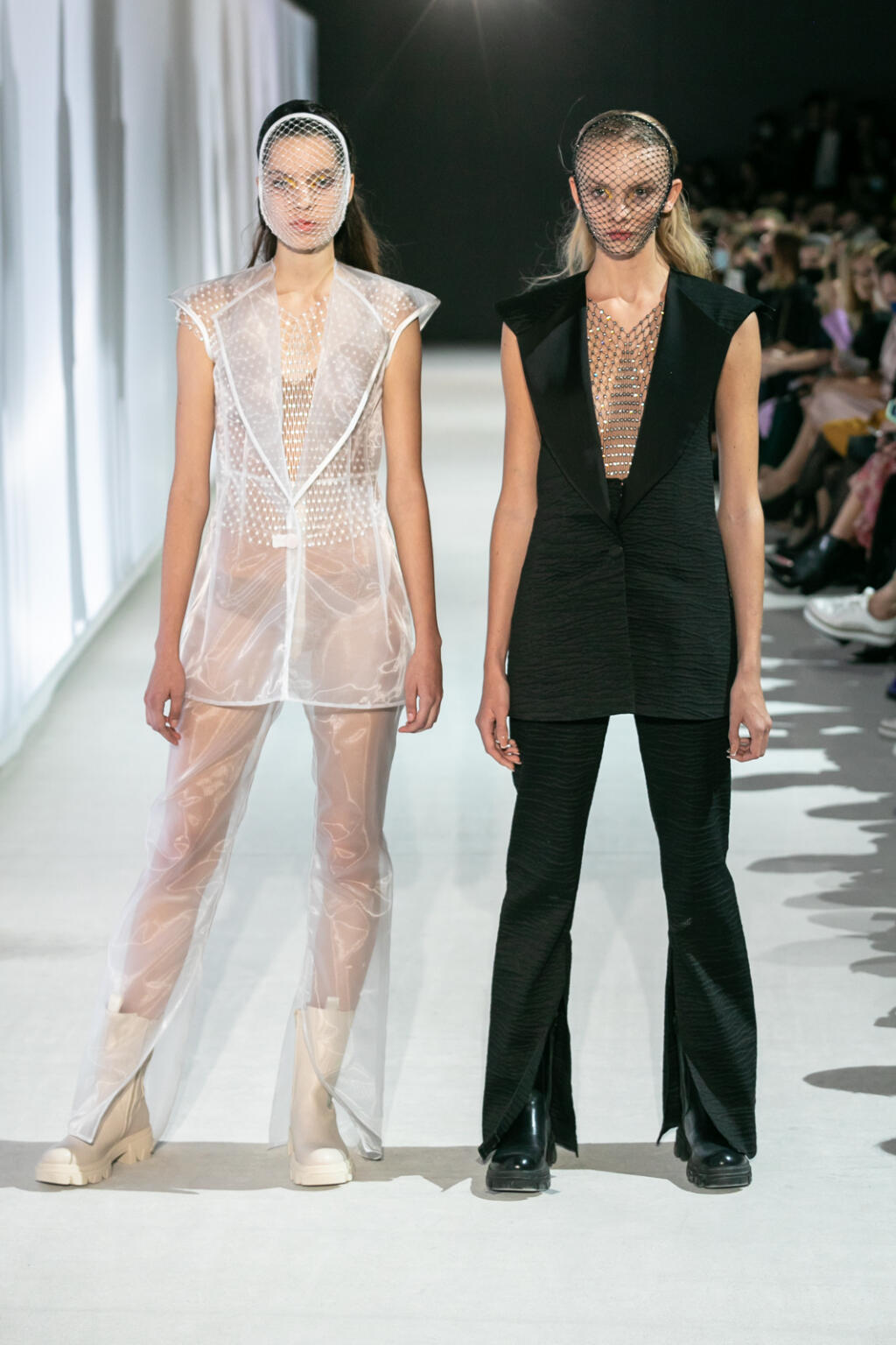 Kolekcia Narcissus dizajnéra Borisa Hanečku na Fashion LIVE! 2021.