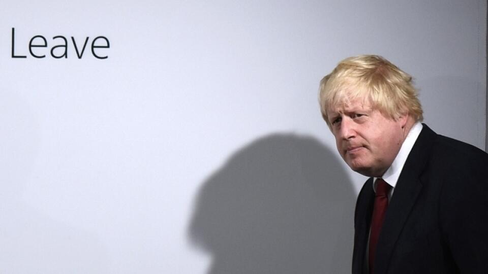 Boris Johnson presviedčal Britov, aby odišli z Európskej únie. V čom klamal?