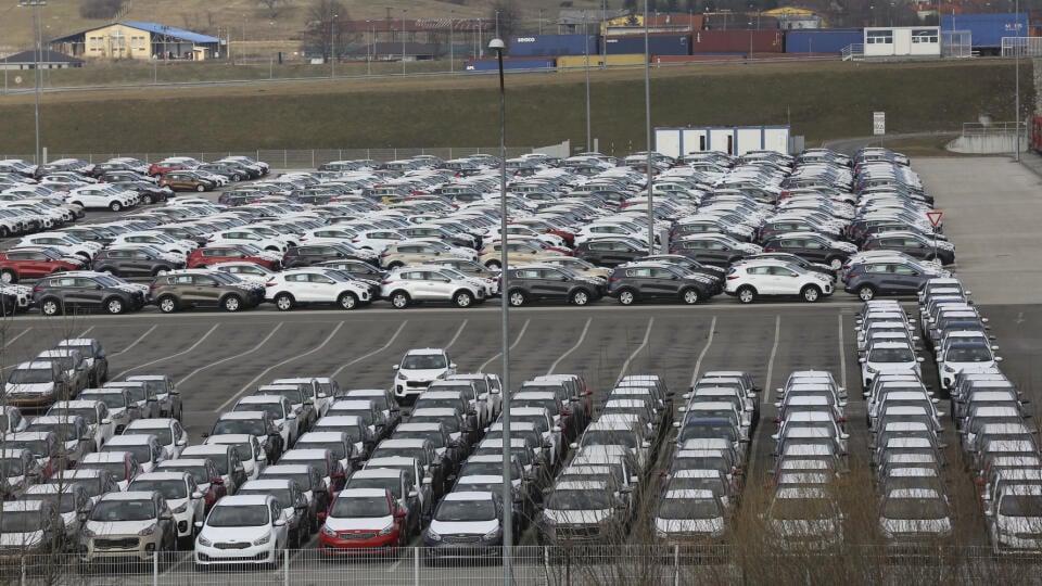 Reportaz o pracovnych podmienkach v zilinskej automobilke KIA Motors Slovakia