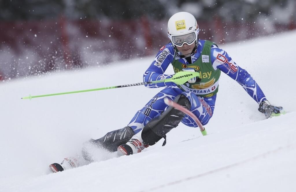 JB 16 Crans Montana - Slovenská lyžiarka Petra Vlhová v 1. kole slalomu žien Svetového pohára v alpskom lyžovaní vo švajčiarskom stredisku Crans Montana 15. februára 2016. FOTO TASR/AP Slovakia's Petra Vlhova competes during an alpine ski, women's World Cup slalom, in Crans Montana, Switzerland, Monday, Feb. 15, 2016. (AP Photo/Alessandro Trovati)