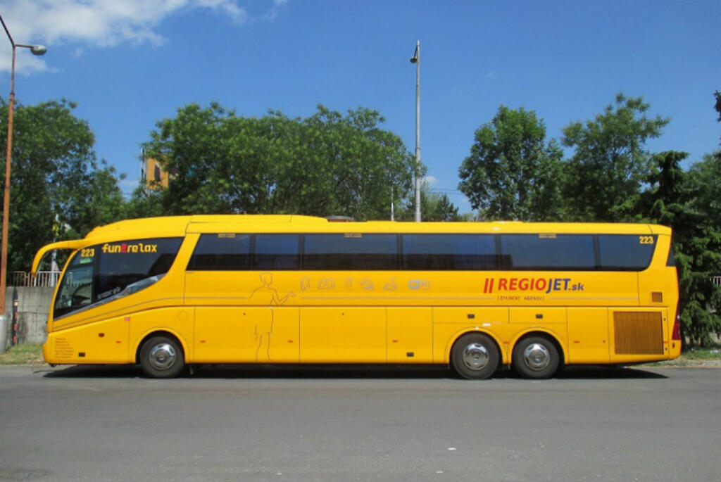 Autobusy Student Agency sú už RegioJet, nadviažu na vlaky