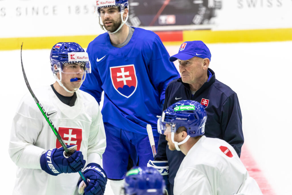 Prvý tréning slovenskej hokejovej reprezentácie v helsinskej hale Ice Hall pred zápasom s Francúzskom. Na snímke je Craig Ramsay.