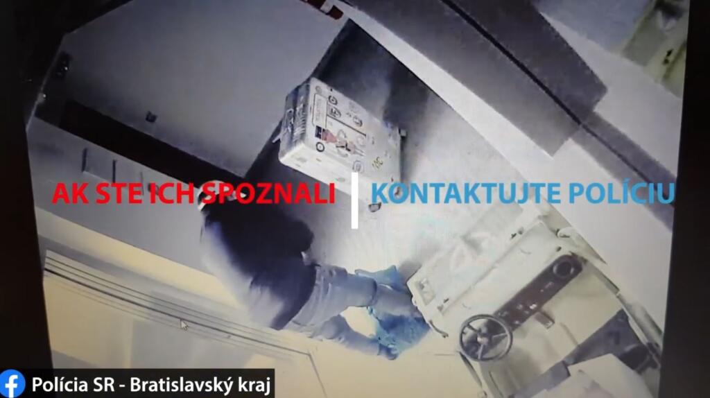 Zlodeji si cenné veci odniesli z bytu v kufroch Dominiky Cibulkovej.