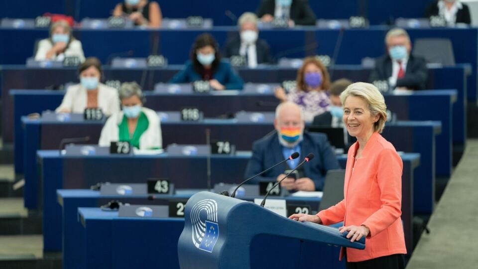 Počas štyri a pol hodinovej diskusie, v rámci ktorej Európska komisia každoročne skladá účty zástupcom občanov EÚ, sa poslanci zaoberali i zdravotníctvom, klimatickou zmenou, zahraničnou politikou či kybernetickými hrozbami.