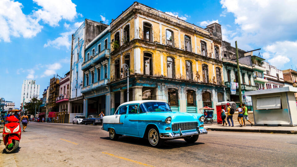 Havana,,Cuba.,Vintage,Classic,American,Car,On,The,Streets,Of