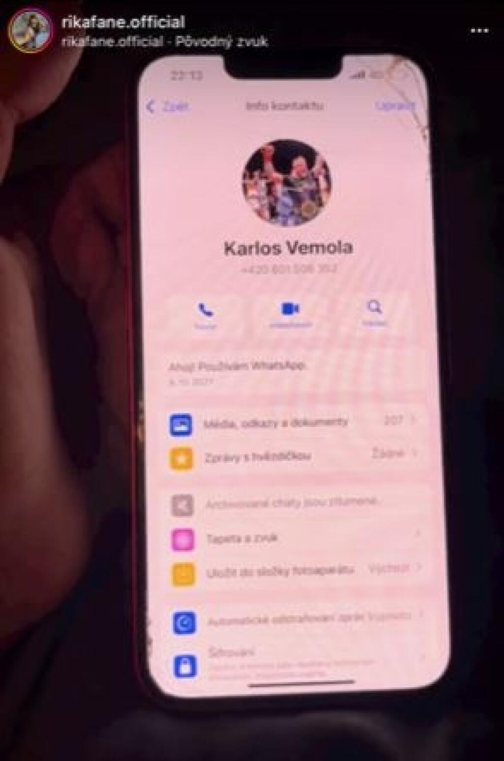 Hanka - Rika Fane - zverejnila pikantnú konverzáciu, ktorú si viedla s Karlosom Vémolom.