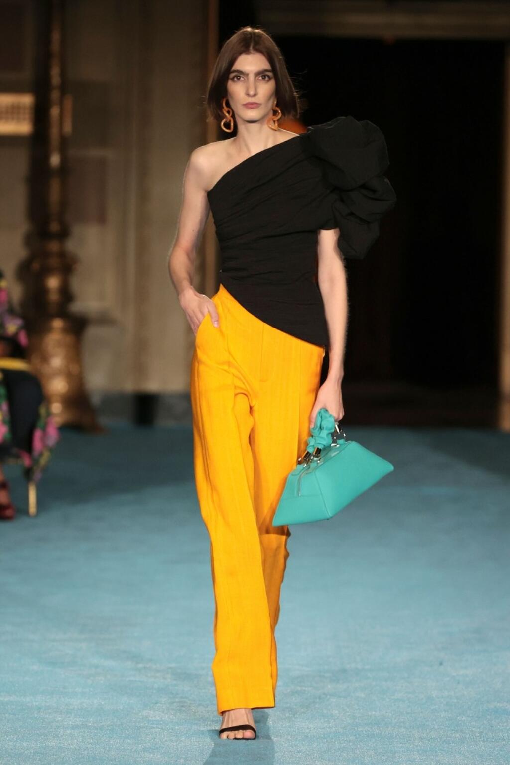 Christian Siriano kolekcia jar/leto 2022.