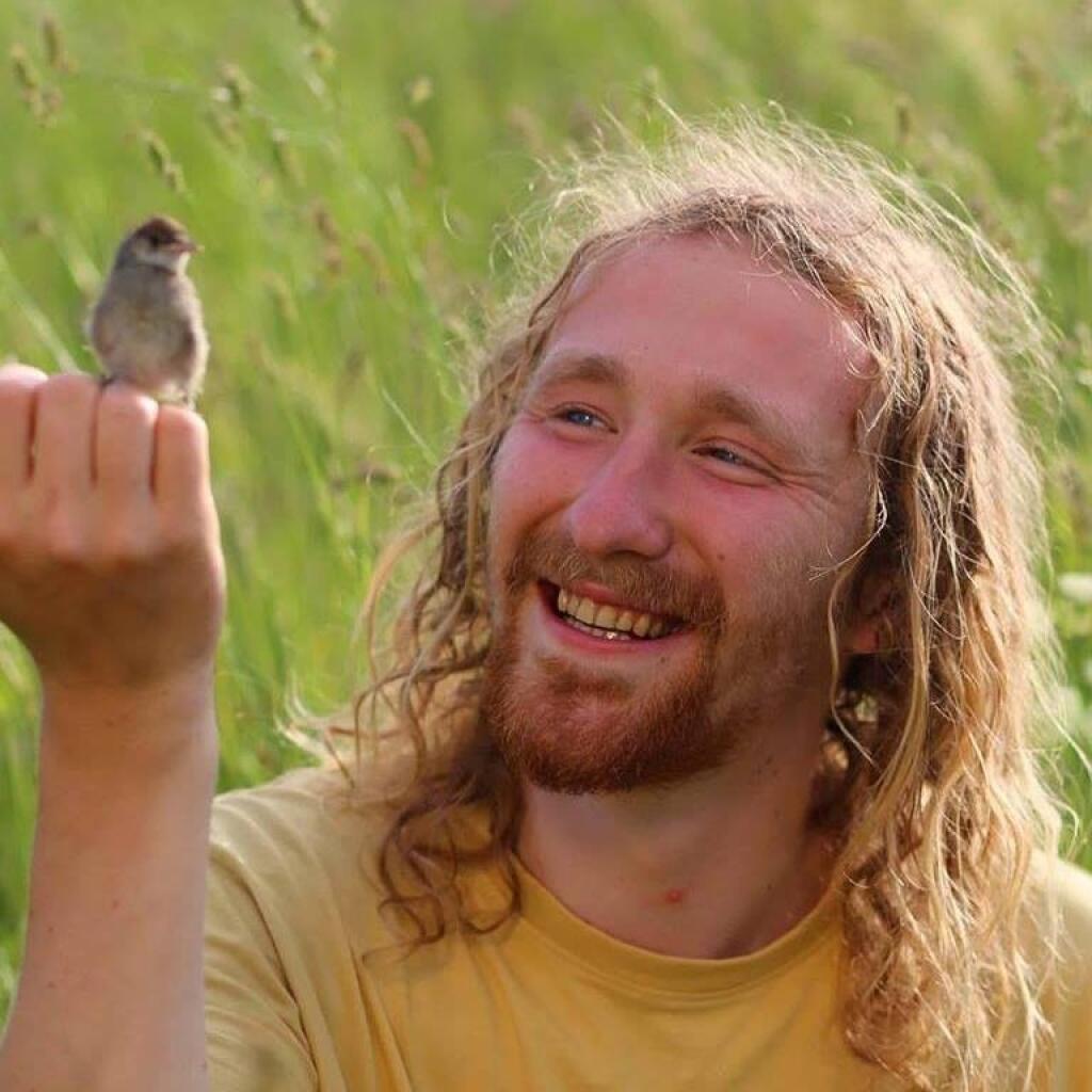 Bartek Dobrodej Krzewiński je ekobotanik a milovník prírody z Poľska, ktorý žije na Slovensku už od roku 2012.