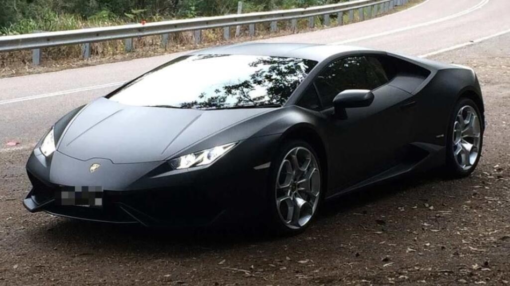 Aj toto mal Marek Hamšík v garáži: Lamborghini Huracan: Cena- 220-tisíc, Výkon – 449 kW (611 koní), Maximálna rýchlosť- 325, Zrýchlenie z 0-100 – 5 sekúnd