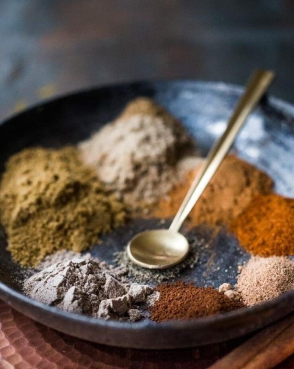 Zmes mletého korenia garam masala má pôvod v severnej Indii.