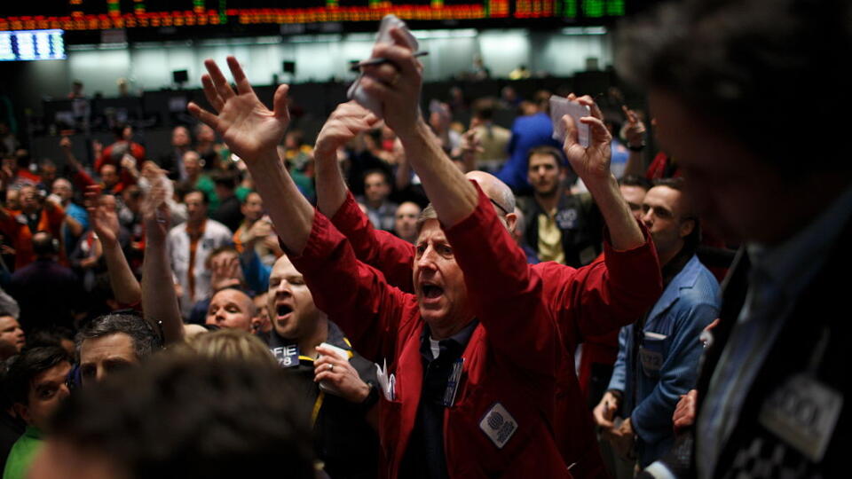 USA - Business - S&P 500 Pit at the Chicago Mercantile Exchange Group