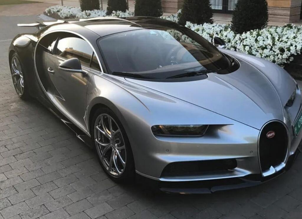 Ronadlovo Buggati Centodieci sa môže pochváliť osemlitrovým motorom W16, pričom špeciálne modely majú 1600 koní.