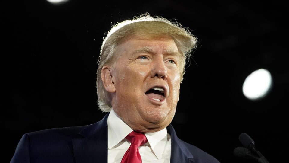 PK 41 archív Nashville - Na archívnej snímke zo 17. júna 2022 bývalý prezident Spojených štátov, republikán Donald Trump rozpráva počas konferencie Cesta k väčšine v Nashville. Trump v piatok 24. júna ocenil rozhodnutie Najvyššieho súdu USA, ktorý zrušil takmer 50 rokov starý rozsudok v prípade