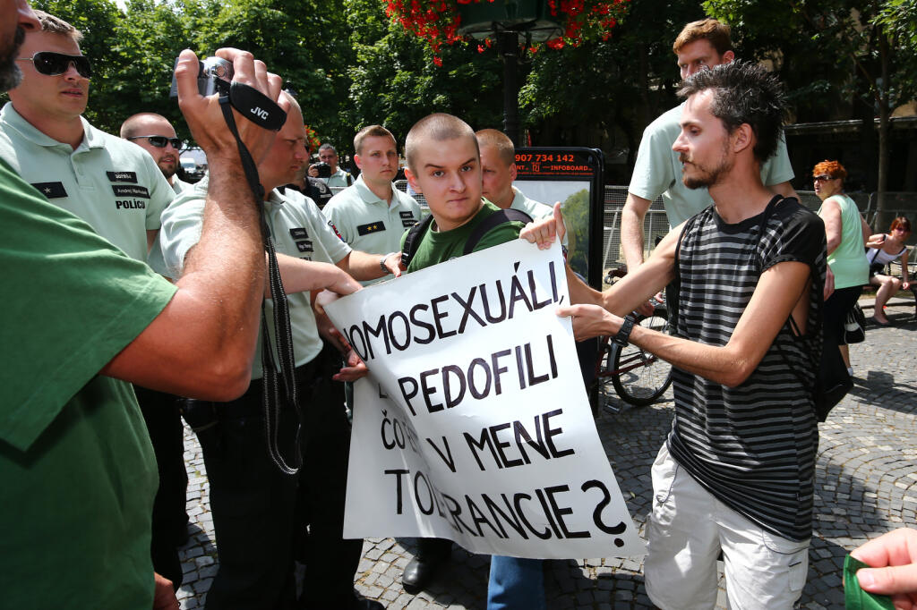 Regióny: Dúhový Pride - tradičný dúhový pochod v centre Bratislavy za práva homosexuálov.