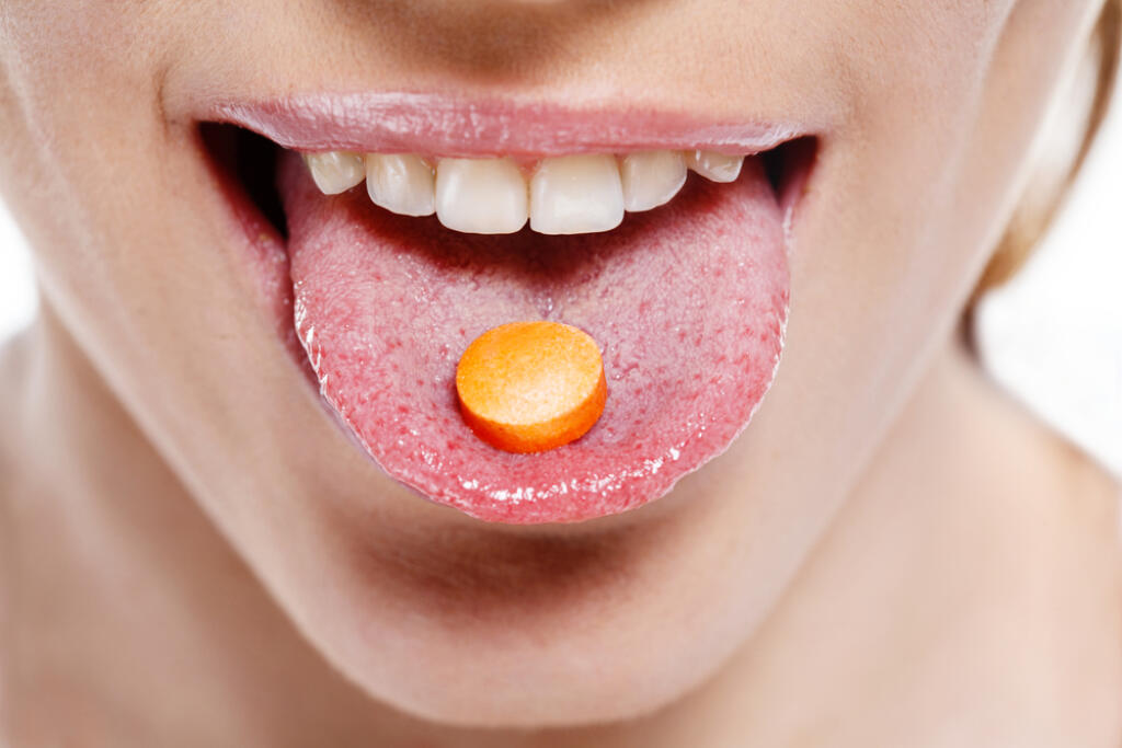 Zvásilosť môže vzniknúť aj na lieky s obsahom stimulujúcich látok, ktoré sa využívajú napríklad pri liečbe pacientov s ADHD, pri narkolepsii či poraneniach mozgu, ako uvádza stránka liekysrozumom.sk. Tieto lieky zvyšujú aktivitu mozgu, ostražitosť, bdelosť a úroveň energie. Medzi príznaky ich zneužívania patrí eufória, agresivita alebo nevraživosť, paranoja, halucinácie, znížená chuť do jedla, úbytok hmotnosti, zrýchlený tep, rozšírené zrenice, zmeny vo videní, bolesti hlavy, nevoľnosť, zvracanie, zmeny v správaní alebo osobnosti.