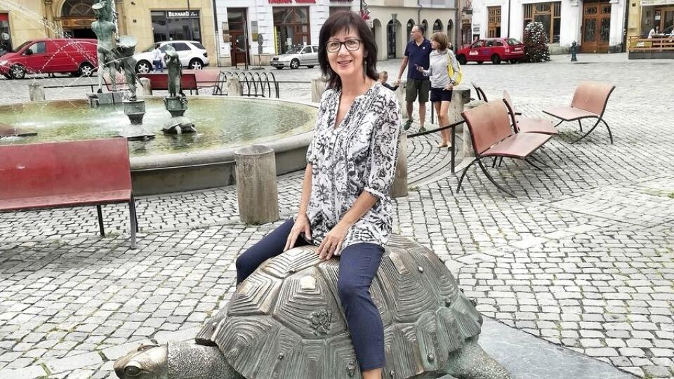 Alena Kohútová (57) z Malého Šariša dokáže vytvoriť prekrásne šperky, ozdoby, ale aj kabelky či dekoráciu do interiéru.