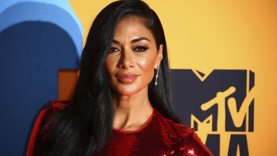 Americká speváčka Nicole Scherzinger počas príchodu na udeľovanie ocenení MTV Europe Music Awards (EMA) v španielskej Seville 3. novembra 2019. FOTO TASR/AP