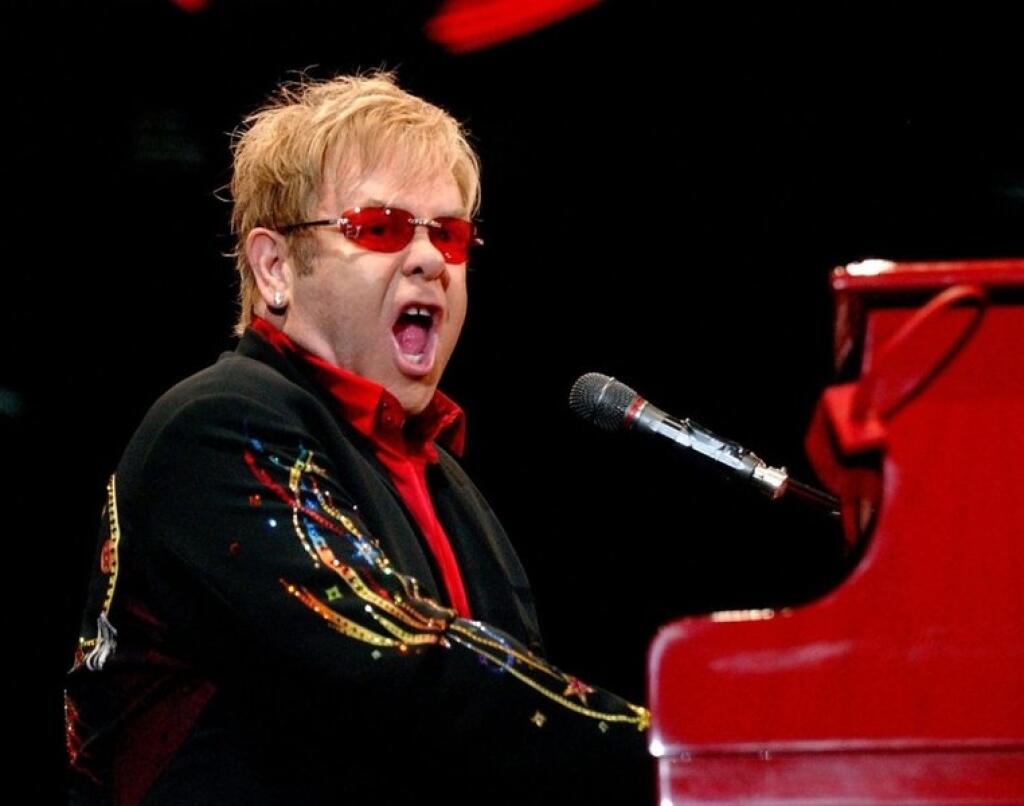 Элтон джон фото. Elton John 1992. Элтон Джон 1992. Элтон Джон 1990. Элтон Джон 1983.