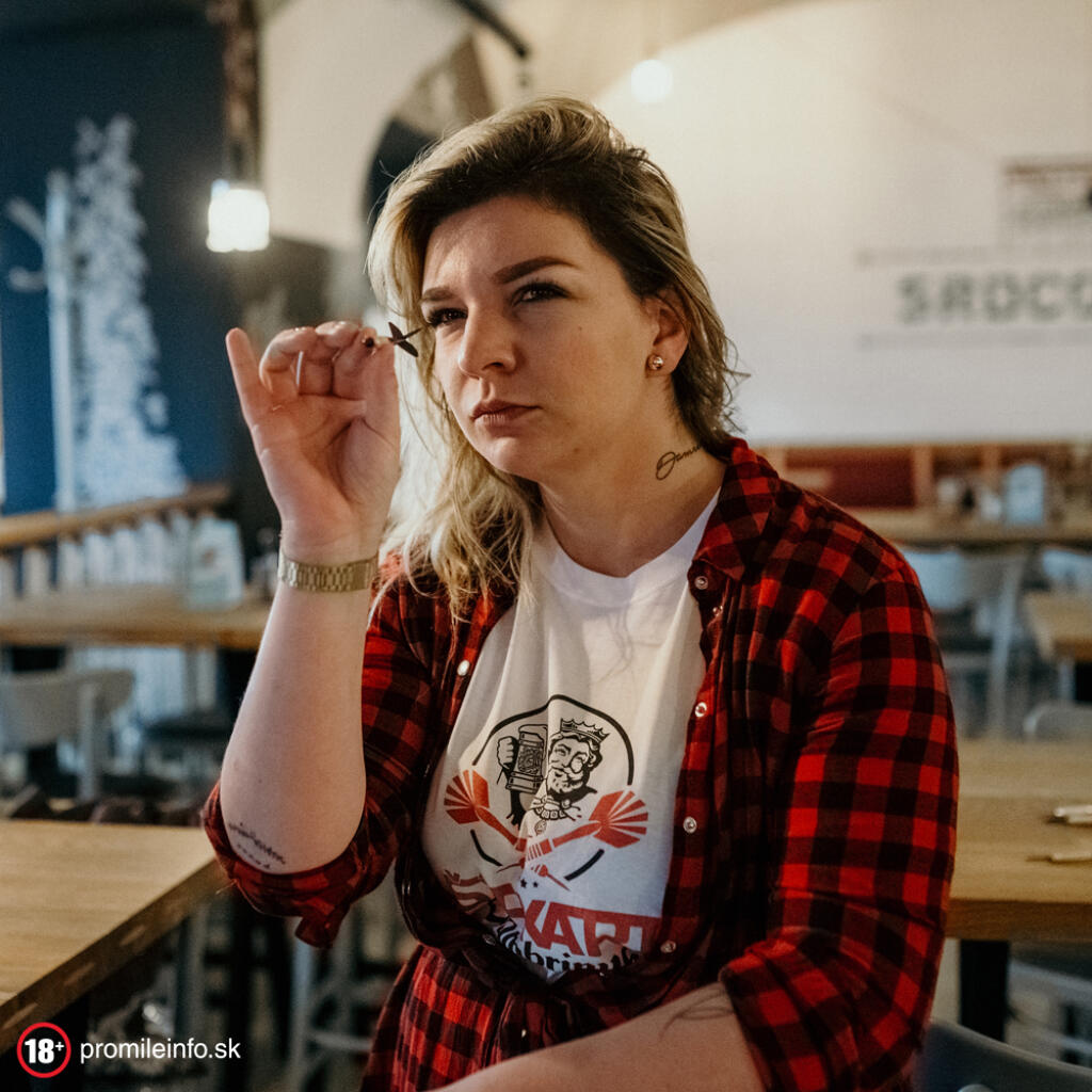 Simona nedávno prepadla šípkam.