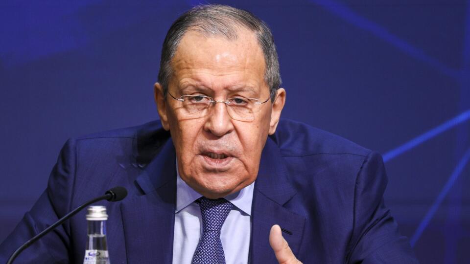 JB 10 Moskva - Ruský minister zahraničných vecí Sergej Lavrov rozpráva počas Medzinárodnej vedeckej a praktickej konferencie