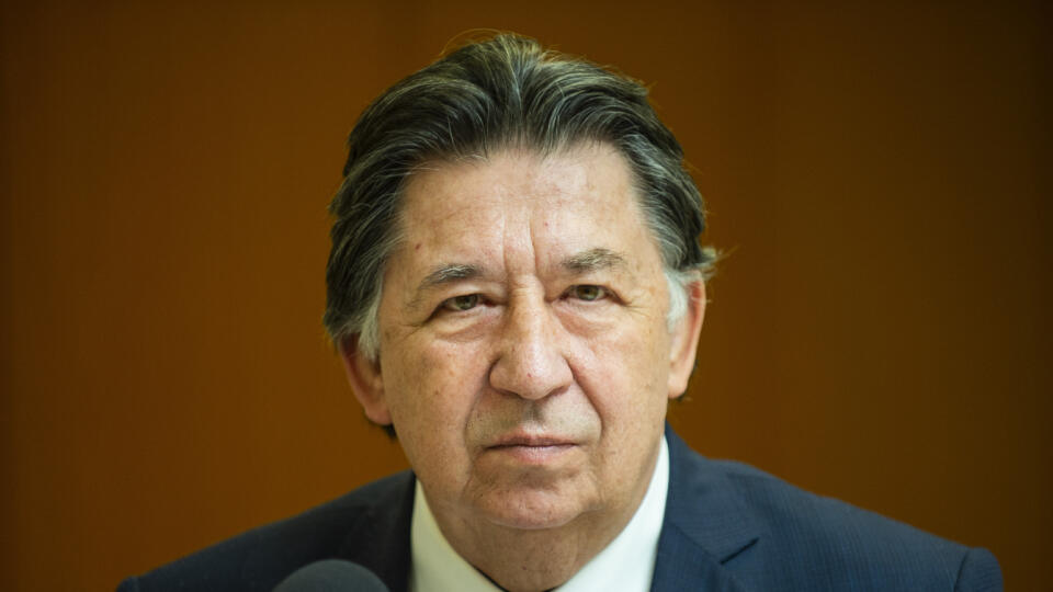 Na snímke dočasne poverený minister životného prostredia SR Ján Budaj pred 145. rokovaním vlády SR 12. apríla 2023 v Bratislave. FOTO TASR – Jakub Kotian
