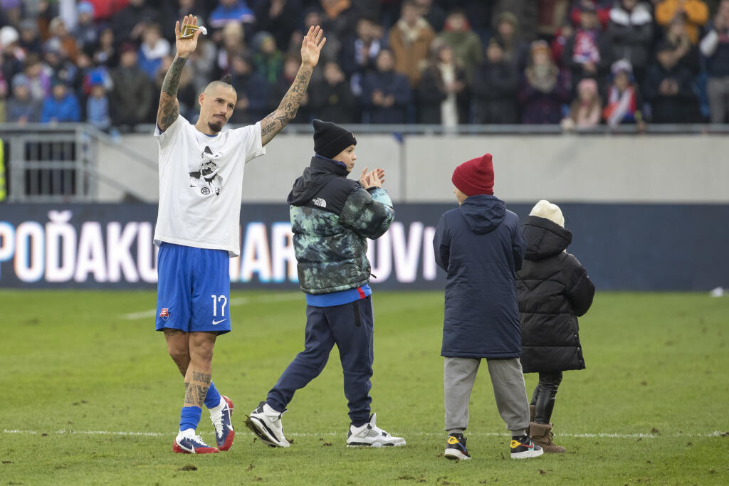Po záverečnom hvizde absolvoval aj tradičné kolo okolo tribún, ktorým sa rozlúčil s fanúšikmi.
