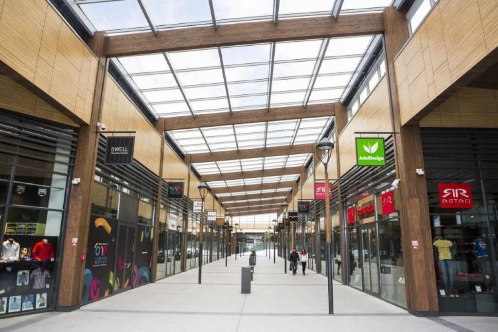 Outlet vo Voderadoch má za sebou ďalšiu neúspešnú dražbu. Cena bude opäť padať