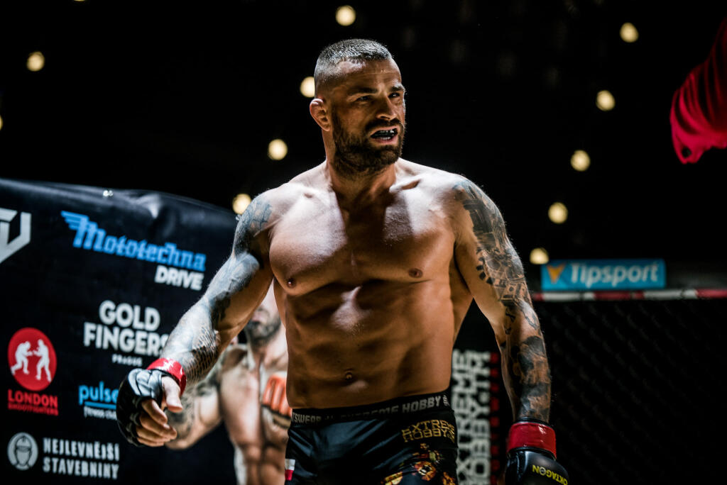 Vémola získal titulový opasok v strednej váhe do 84 kg.