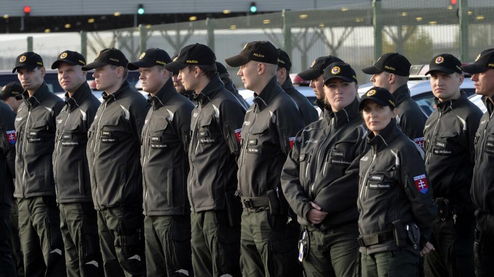 Výsluhové dôchodky policajtov, vojakov, či hasičov budú vyššie. Ilustračné foto
