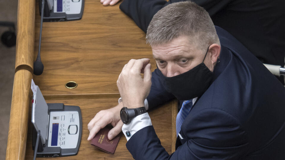 Na snímke poslanec parlamentu SR Robert Fico (Smer-SD) počas rokovania 17. schôdze Národnej rady (NR) SR 12. novembra 2020 v Bratislave. FOTO TASR - Martin Baumann