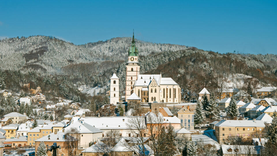 Kremnica získala mestské práva už v roku 1328.