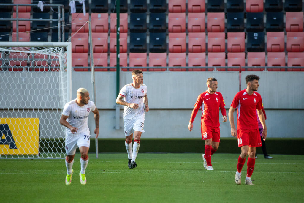 Futbalový svetobežník nastúpil do majstrovského zápasu po dlhodobom zranení achilovky, ktoré utrpel na sklonku minulého roka ešte ako hráč tureckého Basaksehiru.