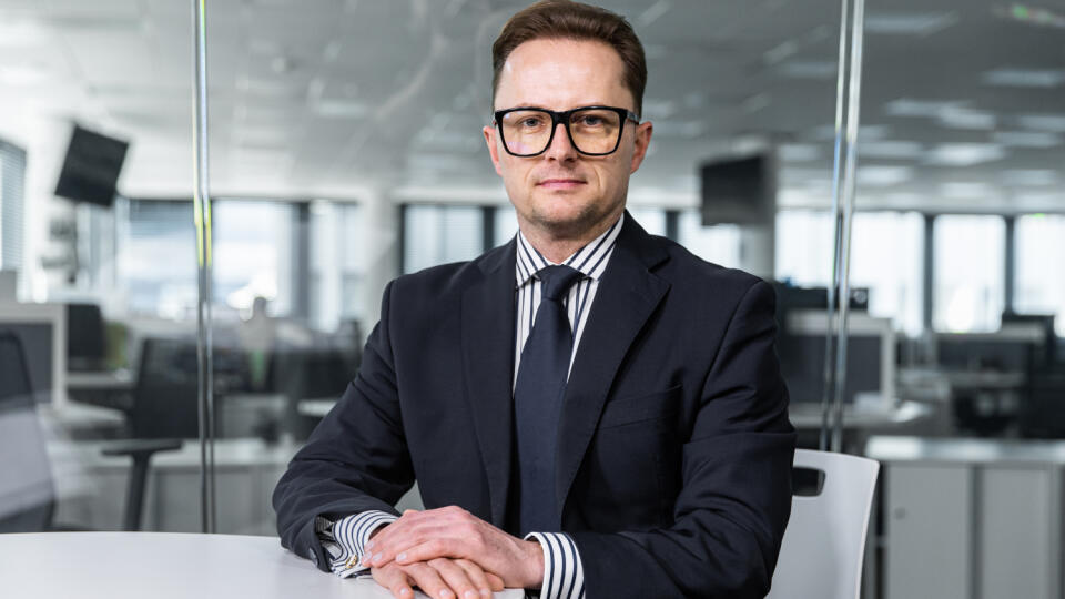 Politológ Miroslav Řádek v štúdiu PLUS 7 DNÍ v Bratislave.