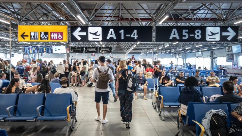 Rome,,Italy,-,June,15,,2024:,A,Crowd,Of,People
