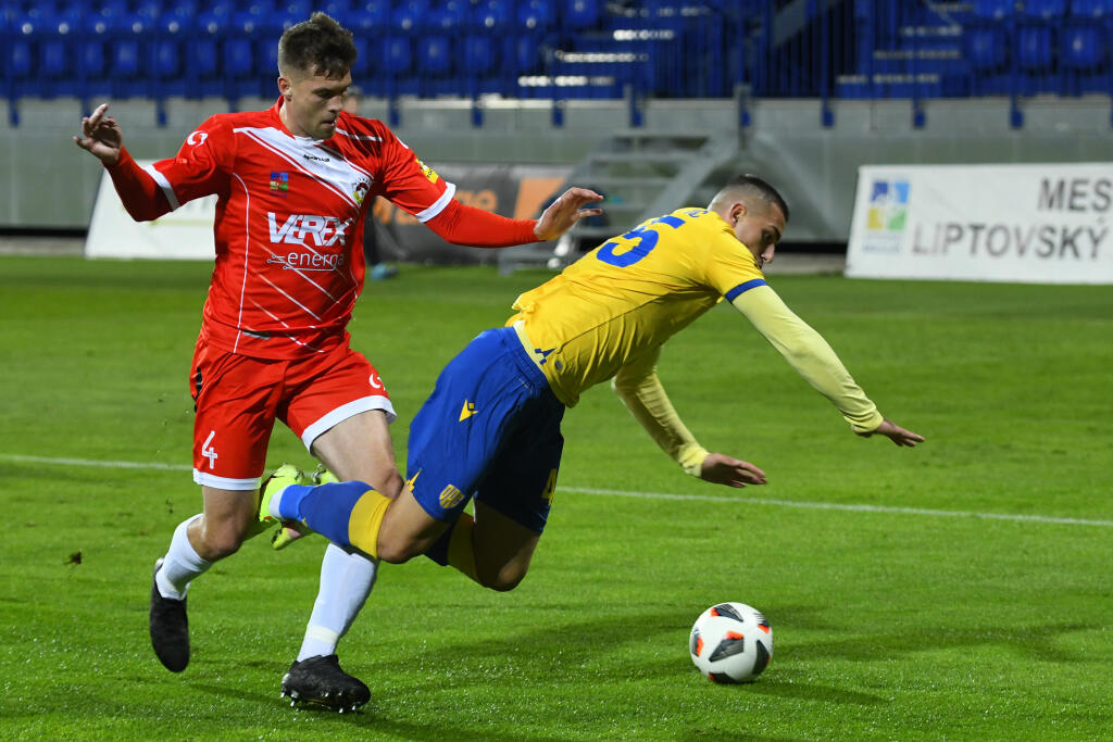 Nové opatrenia sa dotknú rovnako futbalových ako aj hokejových klubov.