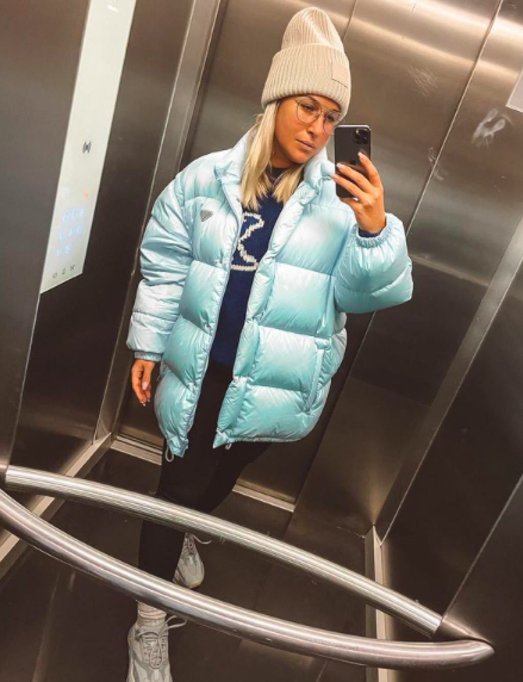 Dominika previedla vo výťahu nový štýl.