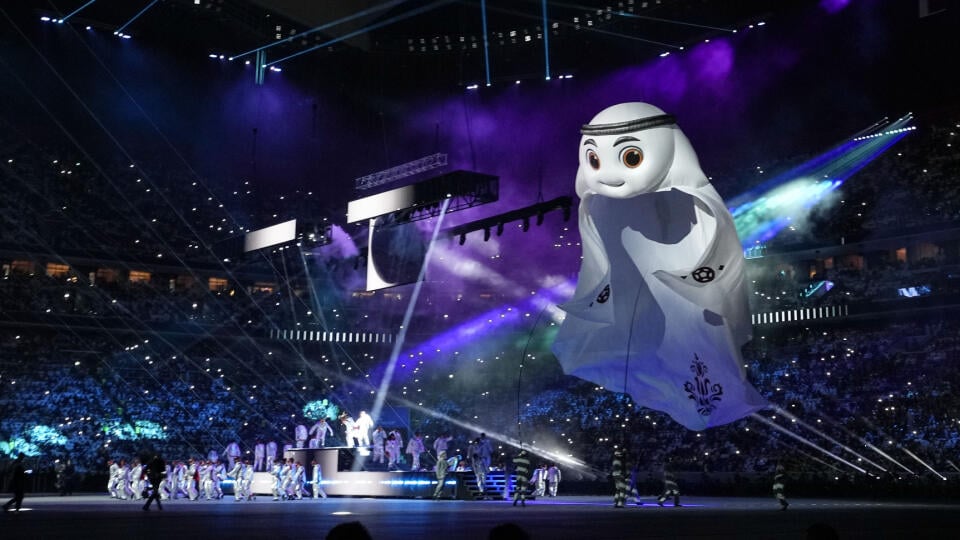 PK 82 Al Chor - Na snímke maskot šampionátu, usmievajúci sa prízrak La’eeb, počas otváracieho ceremoniálu pred zápasom A-skupiny Majstrovstiev sveta vo futbale 2022 Katar - Ekvádor v katarskom Al Chore 20. novembra 2022. FOTO TASR/AP
The mascot La'eeb is pictured at the opening ceremony prior he World Cup, group A soccer match between Qatar and Ecuador at the Al Bayt Stadium in Al Khor, Sunday, Nov. 20, 2022. (AP Photo/Natacha Pisarenko)