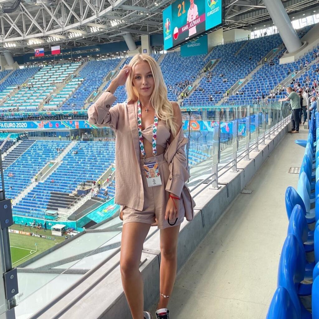 Slovenským sokolom fandila napríklad jedna z najsexi fanúšičiek sveta Taňa Mirošinová, ktorá hnala slovenský tím dopredu aj na sociálnych sieťach.Nebola však jediná...