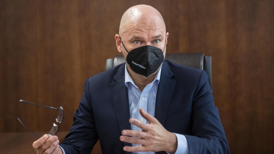 Na snímke minister hospodárstva SR a prvý podpredseda vlády pre ekonomiku SR Richard Sulík (SaS) počas rozhovoru pre Tlačovú agentúru Slovenskej republiky (TASR) v Bratislave 23. decembra 2021. FOTO TASR - Jaroslav Novák