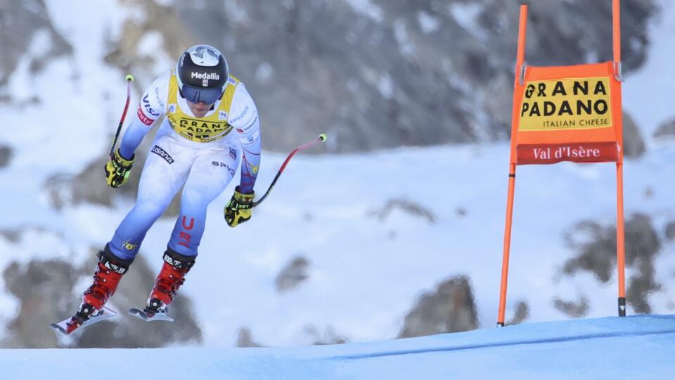 KK21 Val d'Isere - Americká lyžiarka Breezy Johnsonová počas zjazdu žien Svetového pohára vo francúzskom Val d'Isere 18. decembra 2021. FOTO TASR/AP
United States' Breezy Johnson speeds down the course during an alpine ski, women's World Cup downhill race, in Val D'Isere, France, Saturday, Dec. 18, 2021. (AP Photo/Marco Trovati)