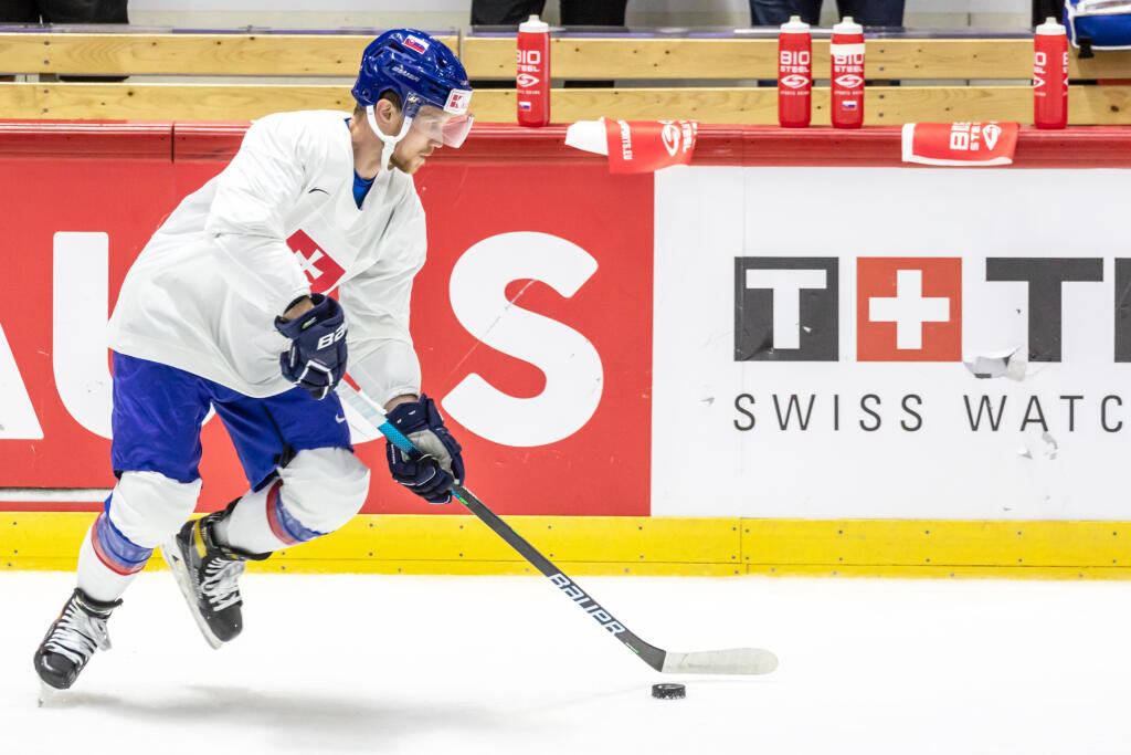 Prvý tréning slovenskej hokejovej reprezentácie v helsinskej hale Ice Hall pred zápasom s Francúzskom. Na snímke je Michal Krištof.