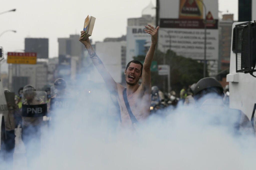 Vo Venezuele ide do tuhého. Pri demonštráciách zahynulo 11 ľudí