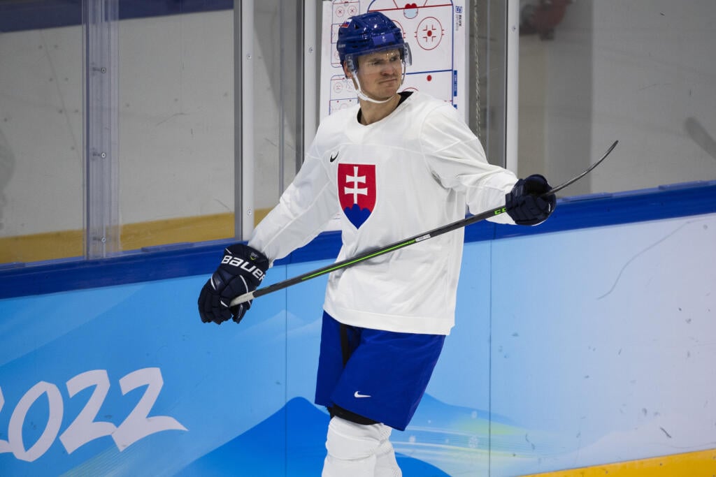 Miloš Kelemen si svojimi výkonmi v českej lige vybojoval zmluvu s Arizonou. Ak sa aj neprebojuje do prvého tímu v NHL, na farme v AHL dostane 70 000 dolárov. Ak by si zahral v profilige, najviac si polepší o 750 000 dolárov.