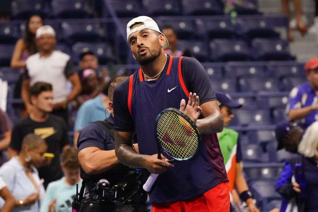 EBE 10 New York - Na snímke austrálsky tenista Nick Kyrgios postúpil do 2. kola dvojhry mužov na grandslamovom turnaji US Open po víťazstve v 1. kole nad krajanom Thanasiom Kokkinakisom 6:3, 6:4, 7:6 (4) v noci na 30. augusta 2022. FOTO TASR/AP
Nick Kyrgios, of Australia, reacts after defeating Thanasi Kokkinakis, of Australia, during the first round of the US Open tennis championships, Monday, Aug. 29, 2022, in New York. (AP Photo/Frank Franklin II)