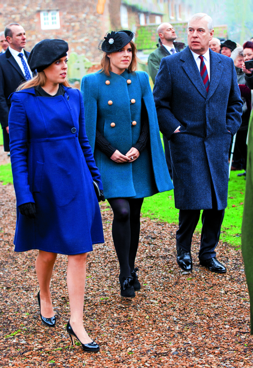 Beatrice a Eugenie zo škandálov otca Andrewa nemajú veľkú radosť.