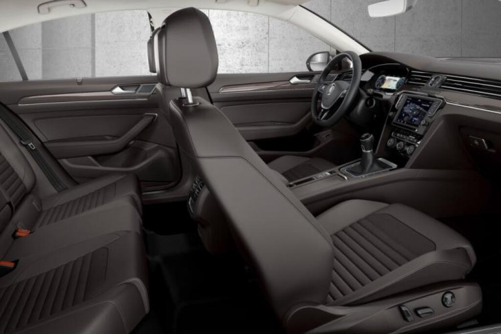 TREND test Peugeot 508 GT 2,2 HDI vs. VW Passat 2,0 TDI Highline